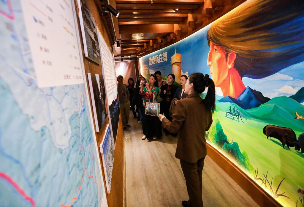 网络达人探访香格里拉金龙社区 解码民族团结与文旅共富双答卷