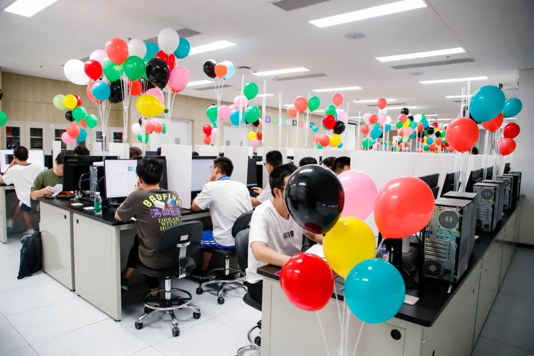 5小时13题,12校对决!香港城市大学(东莞)举行程序设计个人排位赛