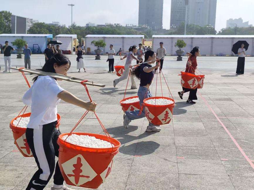 广西河池：粤桂黔携手搭建农业“朋友圈”