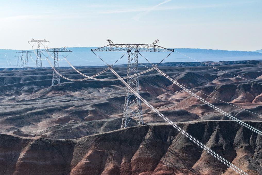 决胜“十四五” 打好收官战丨驭风集光 控水架网——新疆全力打造能源资源战略保障基地见闻