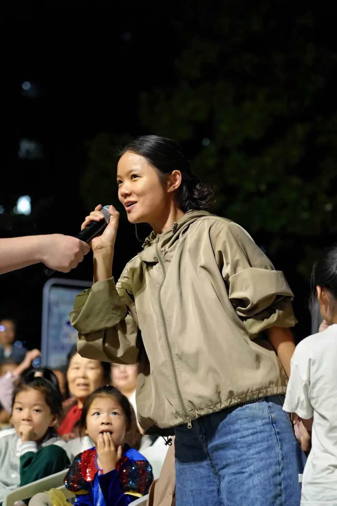 联欢庆双节，共度矿博会！茉莉花开送晶彩，文化惠民暖人心