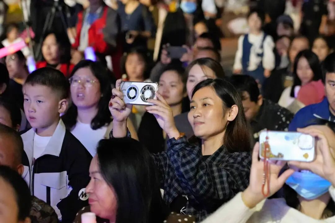 联欢庆双节，共度矿博会！茉莉花开送晶彩，文化惠民暖人心