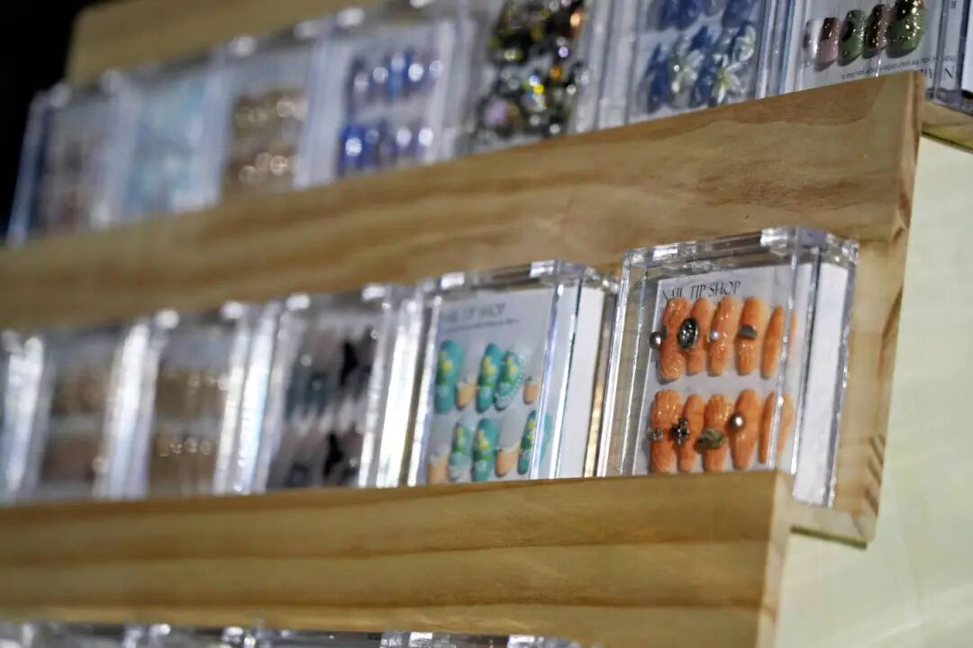 联欢庆双节，共度矿博会！茉莉花开送晶彩，文化惠民暖人心