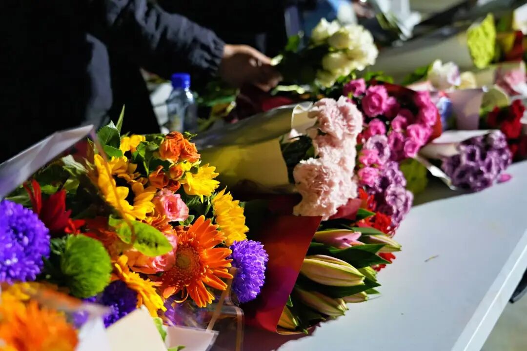 联欢庆双节，共度矿博会！茉莉花开送晶彩，文化惠民暖人心