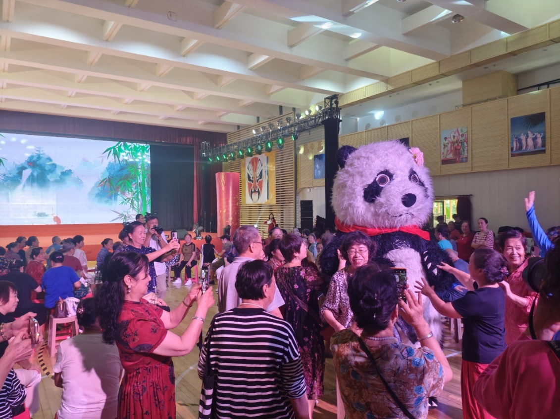 成都芳草街街道：探索全龄共享文化服务新路径