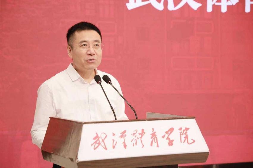 探讨智能时代公共传播的治理价值与协商路径 新闻专著《作为公共传播的电视商议》在汉发布