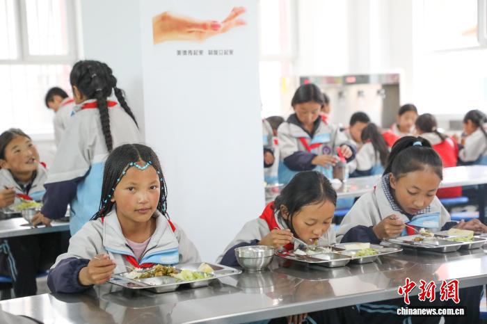 青海果洛:累计36万高原学子享受免费营养餐
