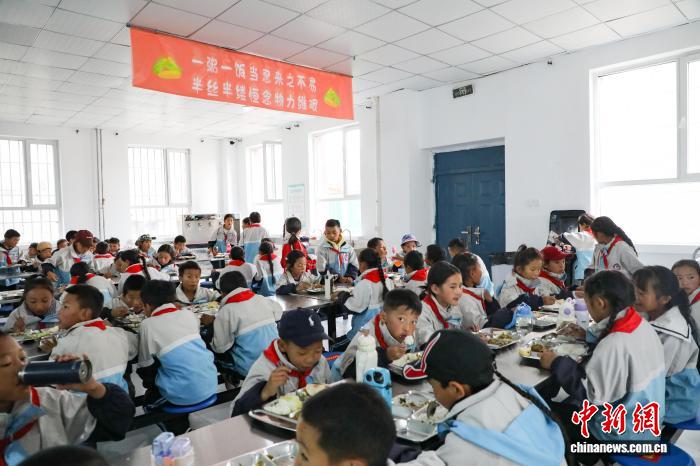 青海果洛:累计36万高原学子享受免费营养餐