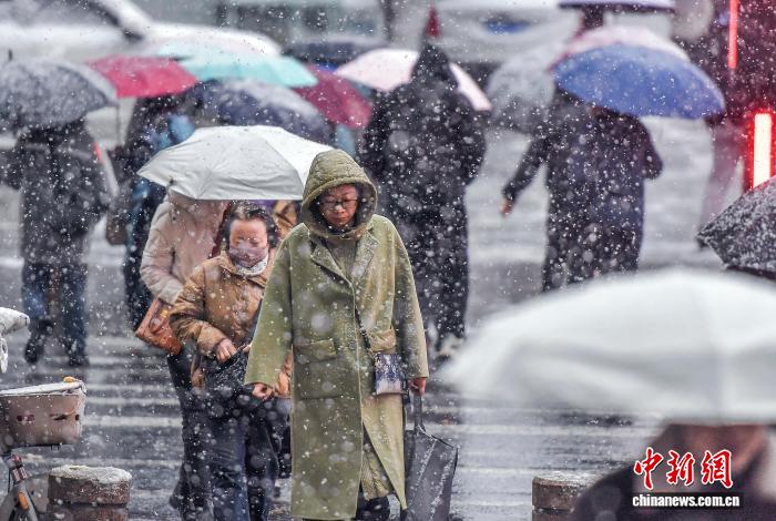 乌鲁木齐迎降雪