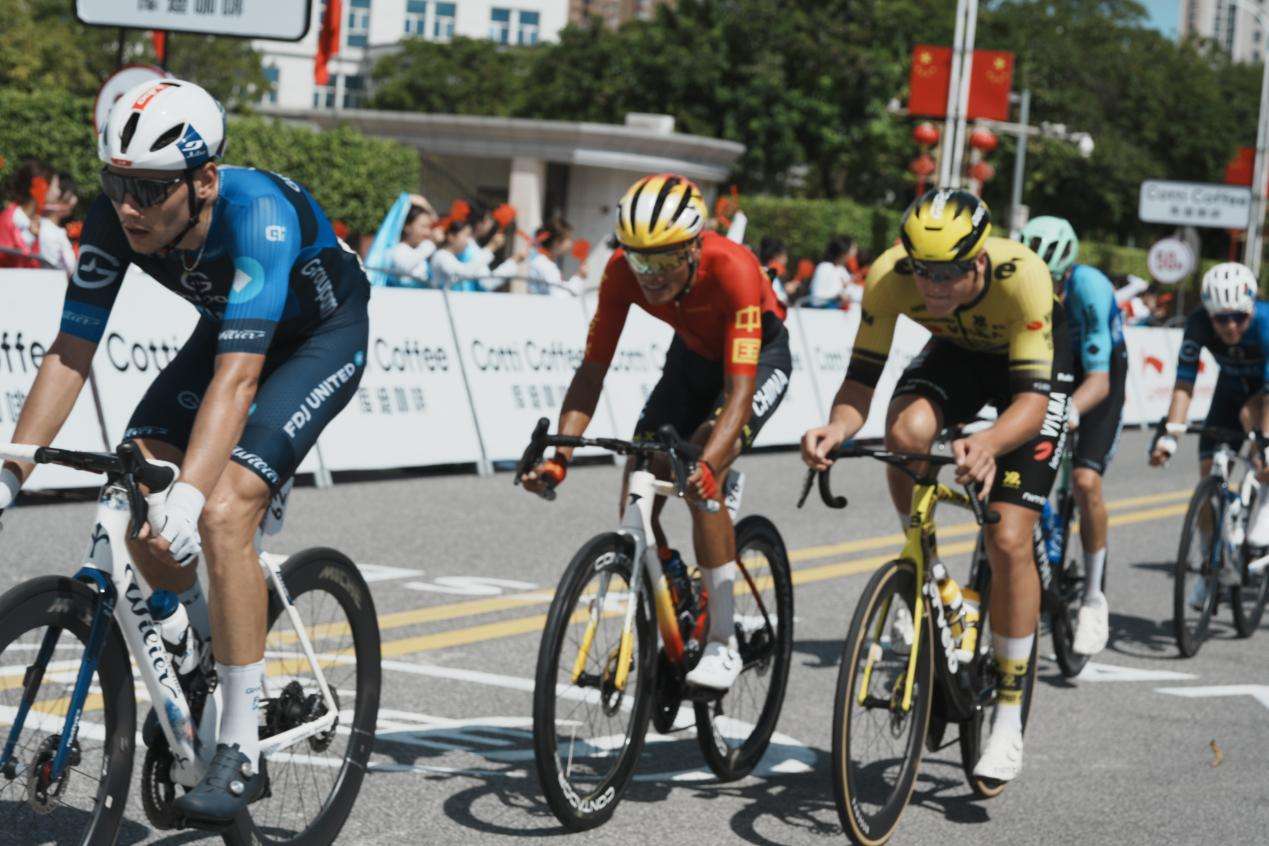 2025环广西公路自行车世巡赛开赛