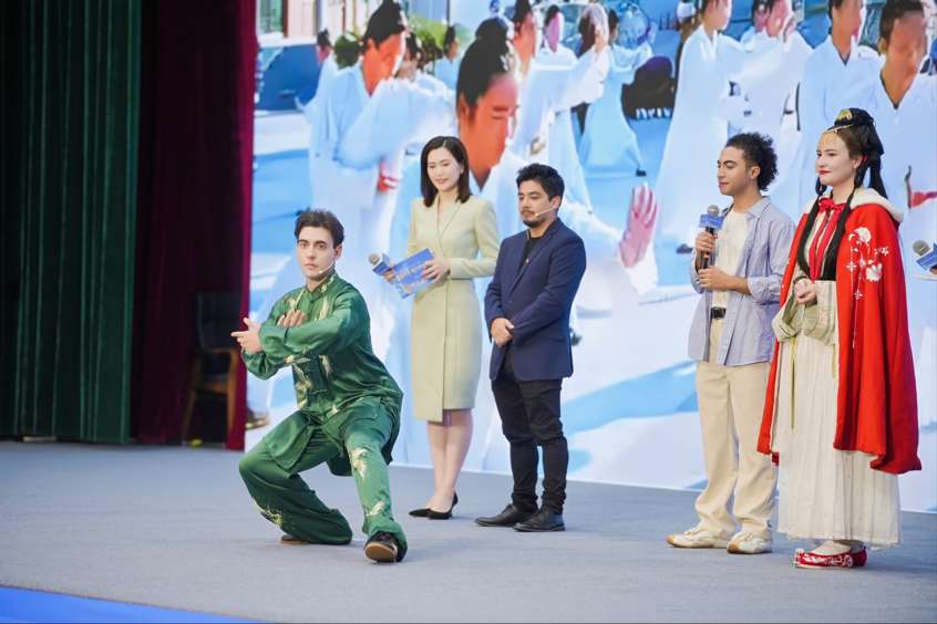 “青春华章 我们的回答”网络大思政课主题活动在江汉大学举办