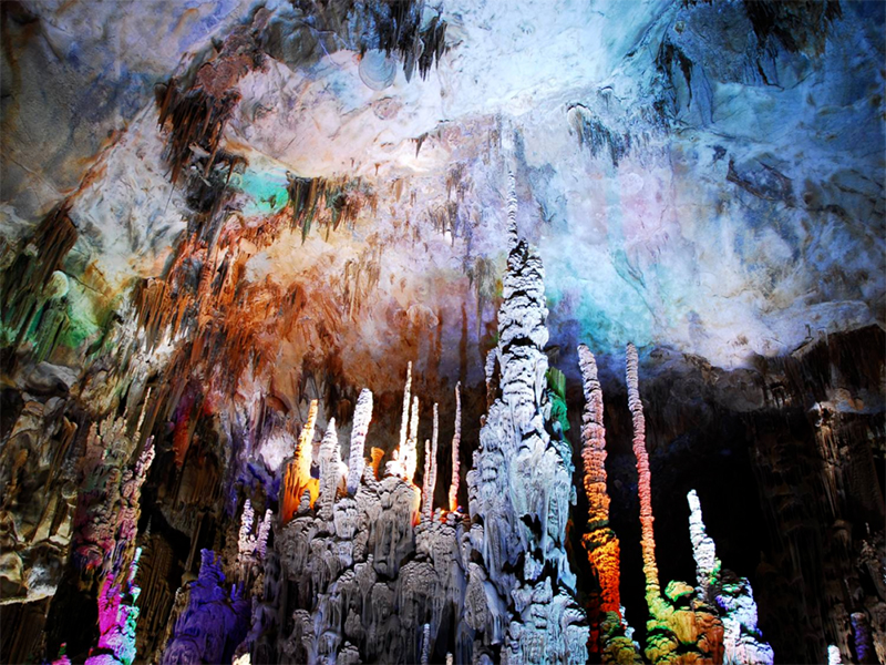 巴马水晶宫。巴马水晶宫景区供图