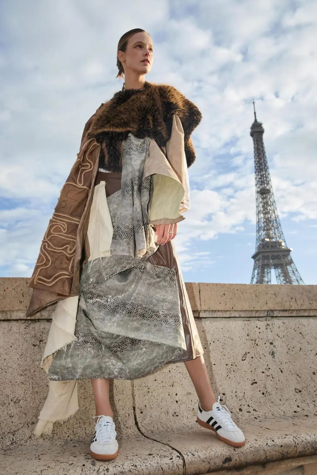 《周原衣语服饰秀》荣获美国缪斯设计奖铂金奖! 6031042f62f814c3933616a3a76a5c86.jpg