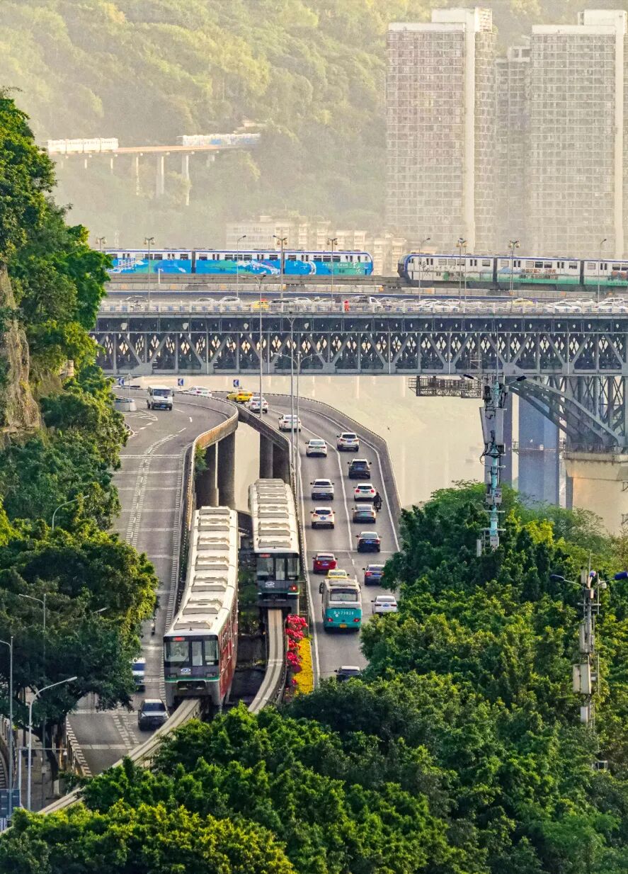 刘 琳-魔幻交通-重庆市渝中区牛角沱-2022年.jpg