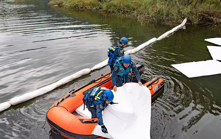 重庆市黔江区开展突发环境事件应急演练