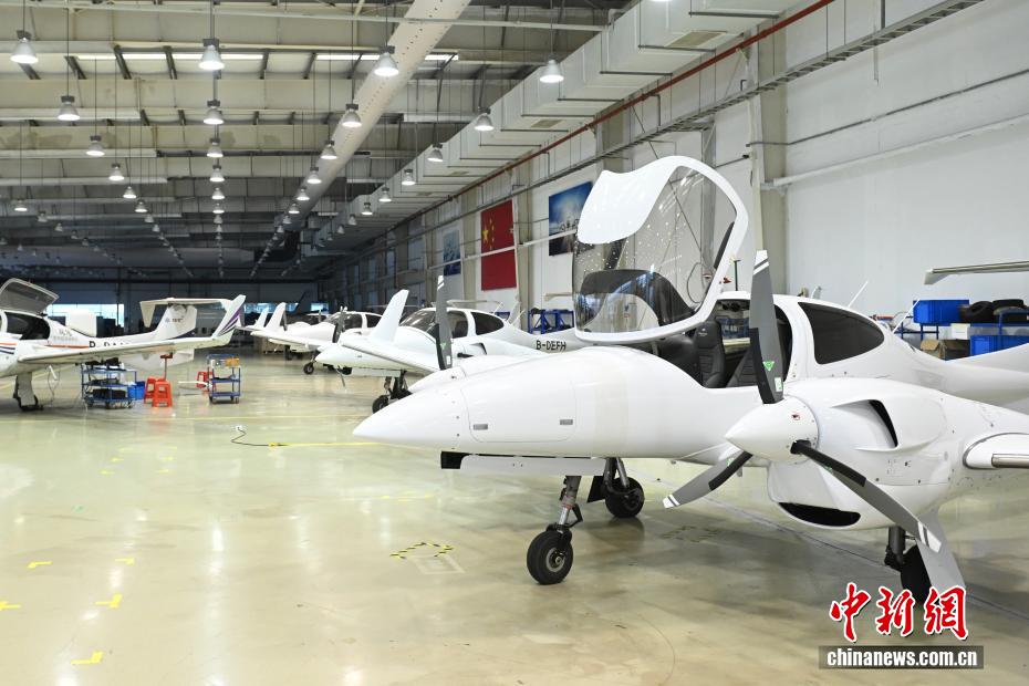 安徽芜湖:探访飞机生产一线 安徽芜湖:探访飞机生产一线