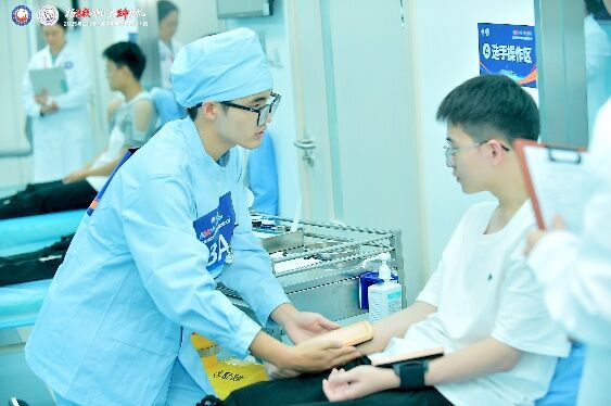 新增AI问诊 四川护理大学生同台竞技护理急救技能 新增AI问诊 四川护理大学生同台竞技护理急救技能