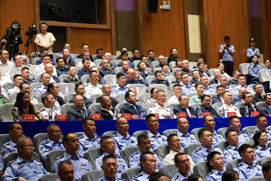 怒江州开展“极边之地 最美卫士”主题情景思政课活动