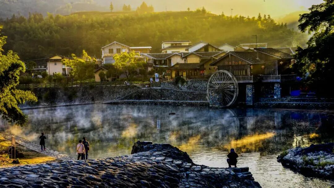 云水谣晨曦 摄影：漳志坚.jpg