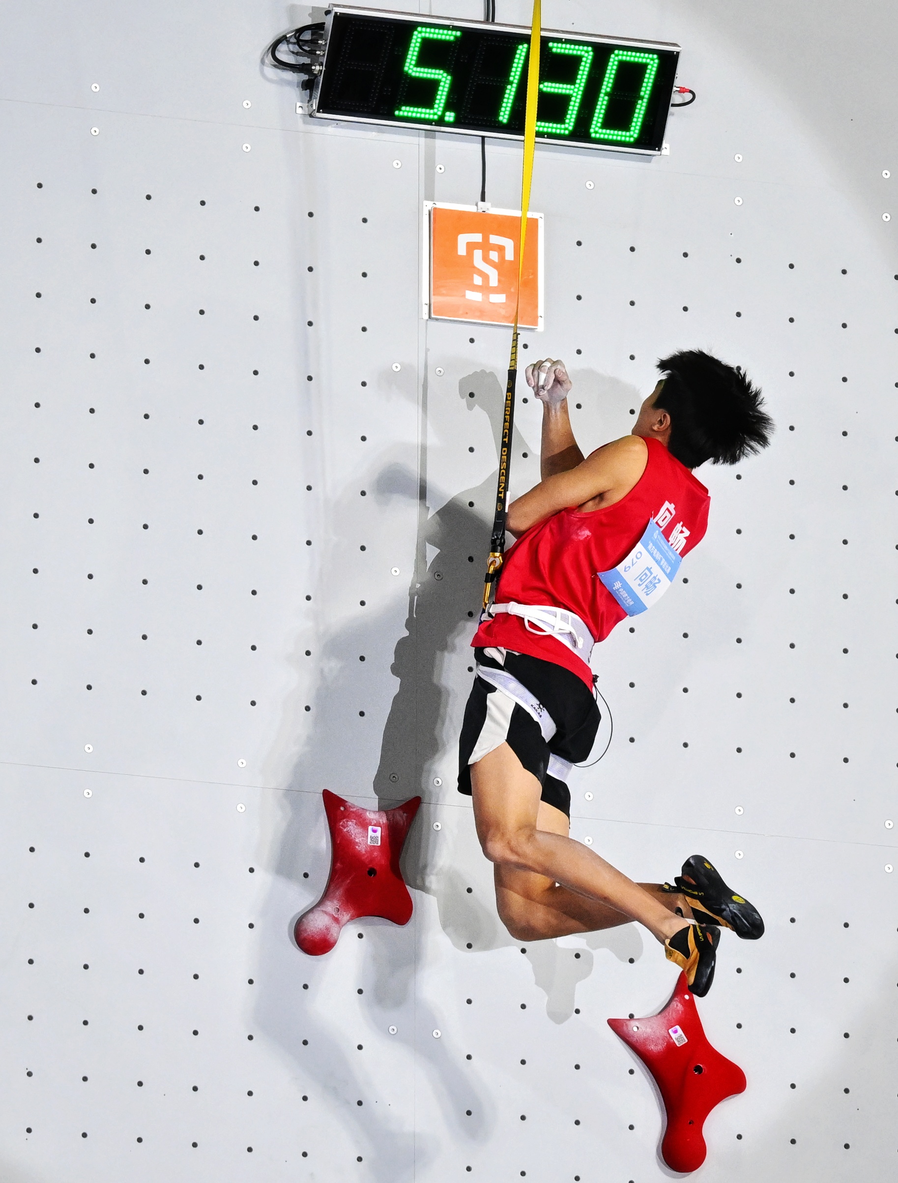 黑马逆袭！19岁重庆小将闪耀攀岩赛场