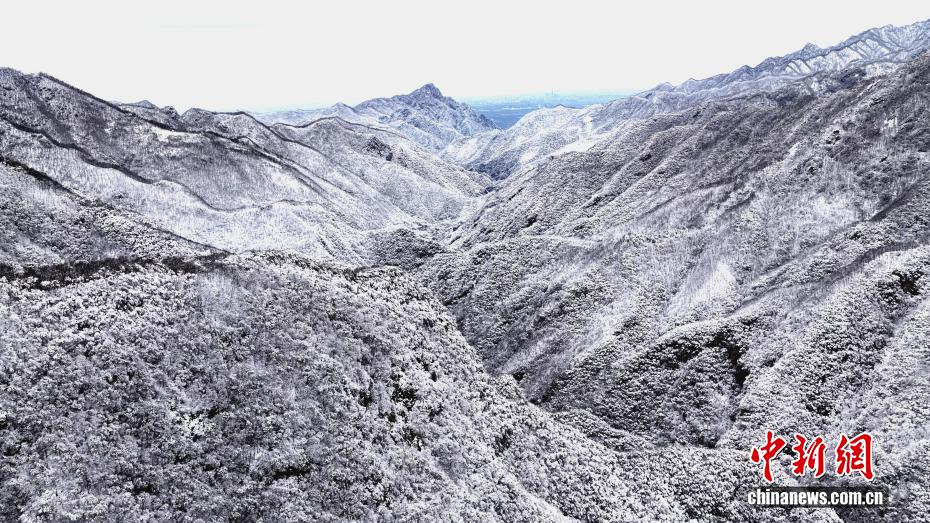 秦岭迎初雪 银装素裹美不胜收