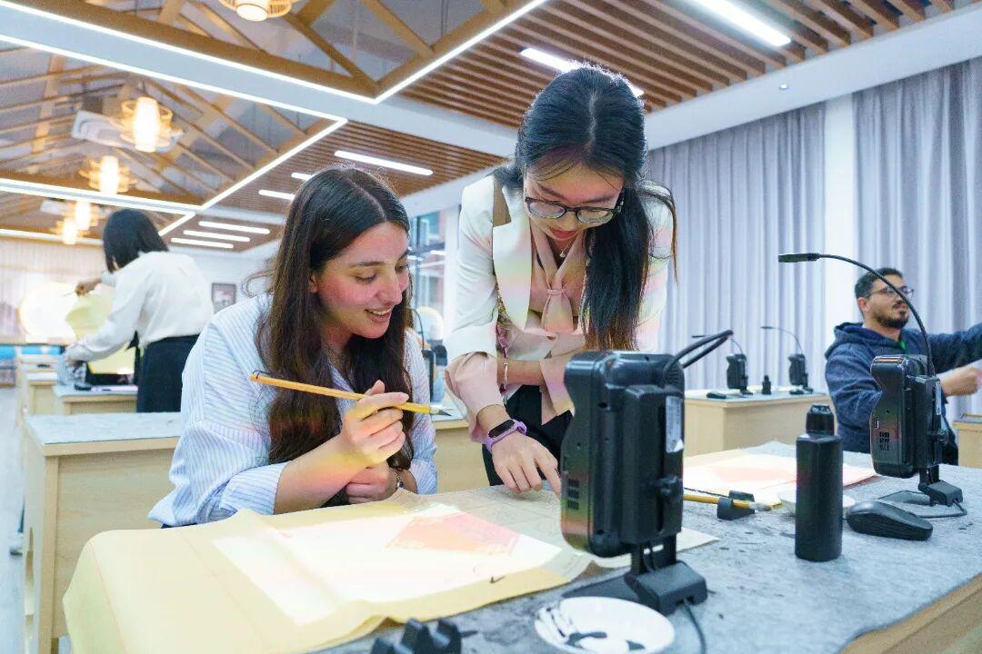 阿拉伯国家党政干部研修班到闽南理工参访交流