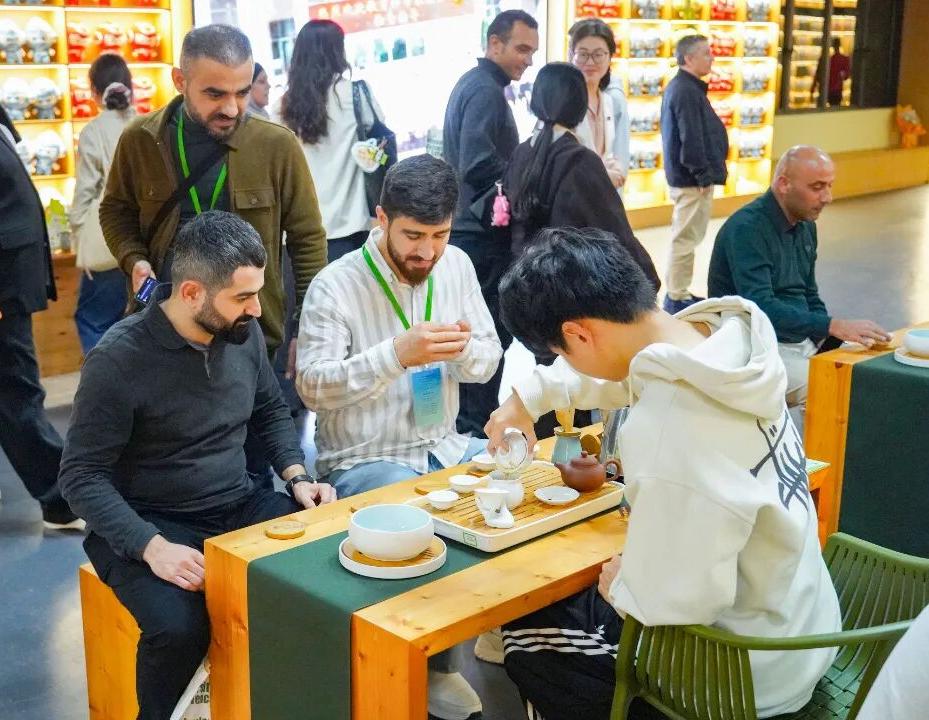 阿拉伯国家党政干部研修班到闽南理工参访交流