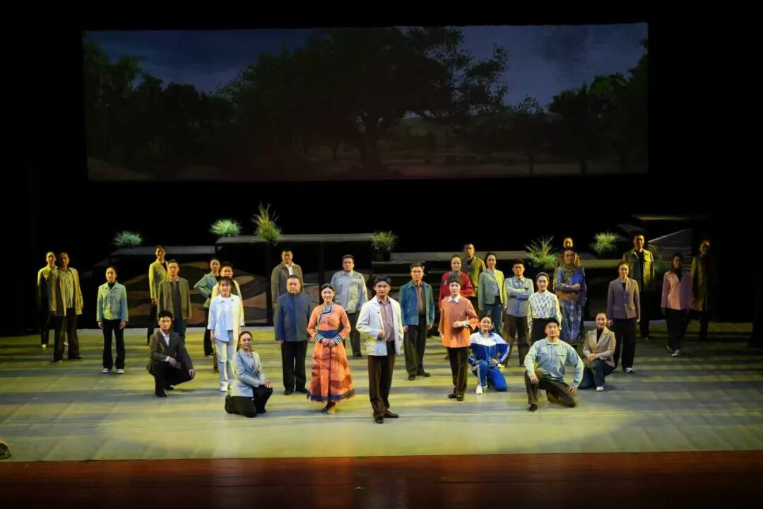 《好大一棵树》在北京梅兰芳大剧院精彩上演 《好大一棵树》在北京梅兰芳大剧院精彩上演
