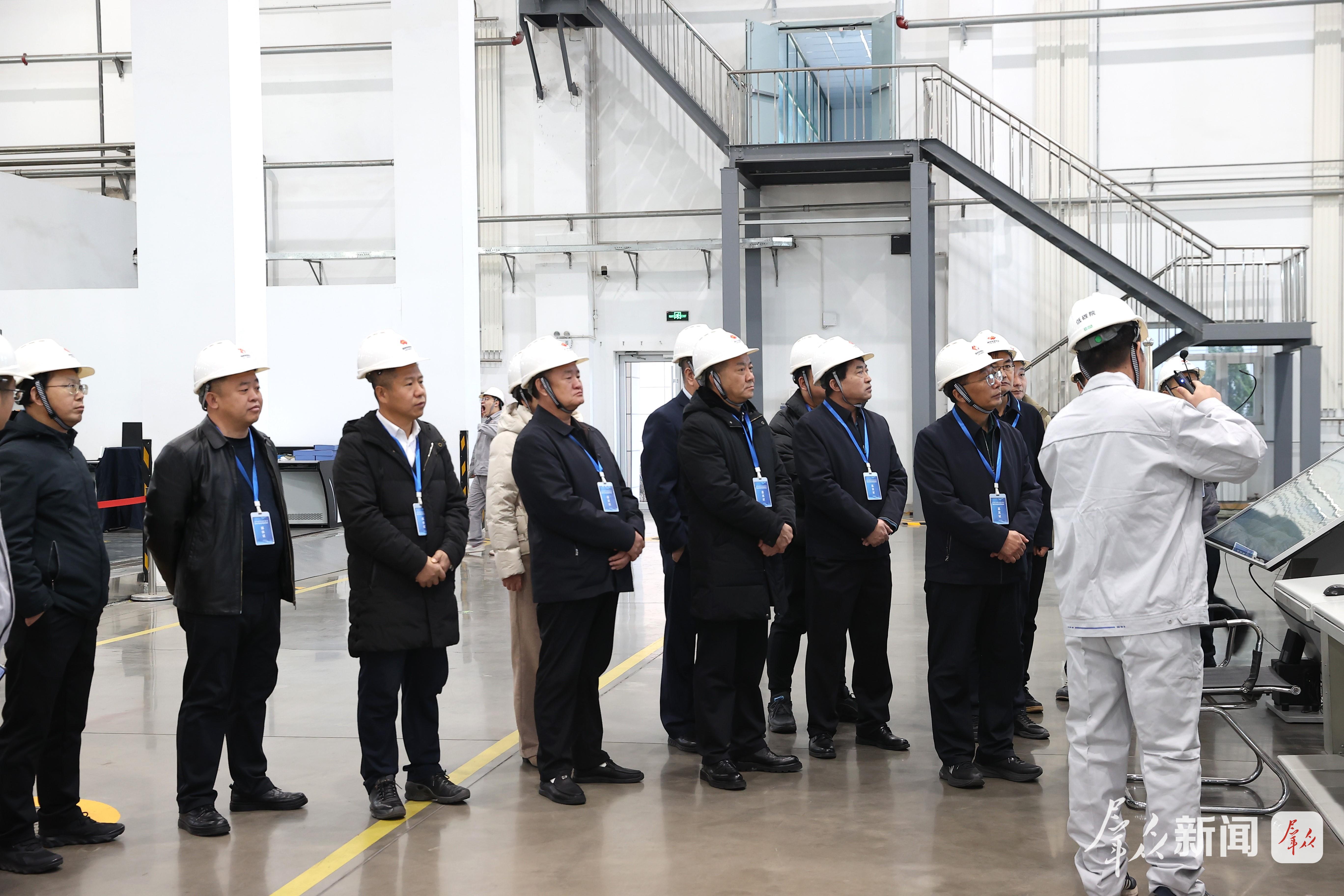 科技破题 创新领跑——探访神东煤炭集团“原创技术策源地”