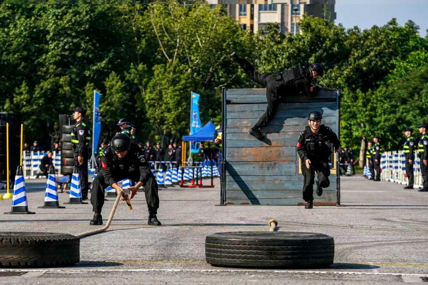 重庆公安举行全市辅警岗位技能比武 以赛促学锤炼精兵