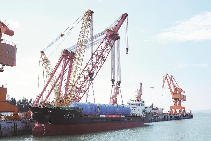 全球产能最大HDPE干燥机运抵古雷 全球产能最大HDPE干燥机运抵古雷