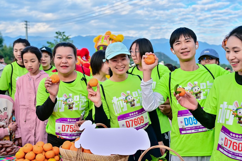 2025全国“村跑”在广西贺州富川完美收官