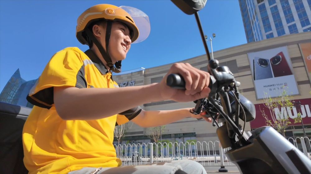 “工”聚正能量 “艺”闪思政辉——南开工会文艺作品唱响工人大思政课时代强音 “工”聚正能量 “艺”闪思政辉——南开工会文艺作品唱响工人大思政课时代强音