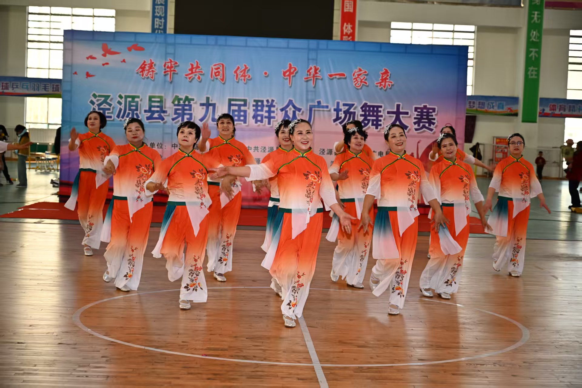 宁夏泾源：好戏连台 书香满城