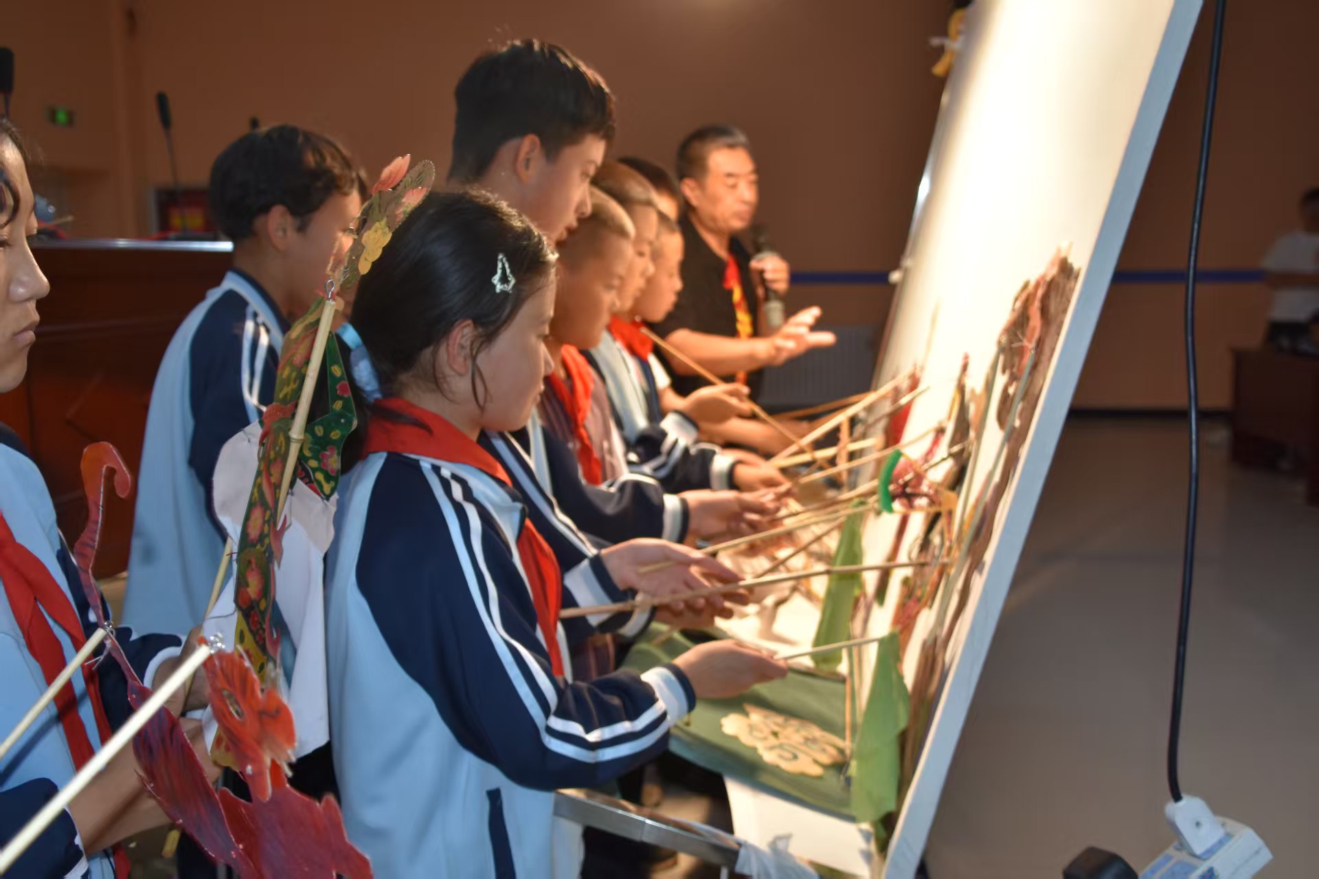 宁夏泾源：好戏连台 书香满城