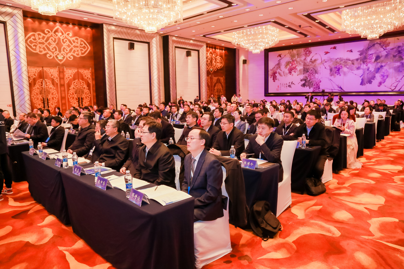 2025“读懂内蒙古”年会在呼和浩特举行