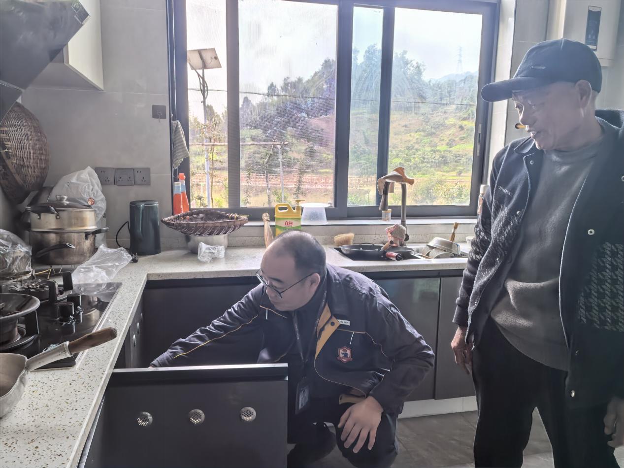 从社区到灶台 社企党建共建筑起万家燃气“防护网”