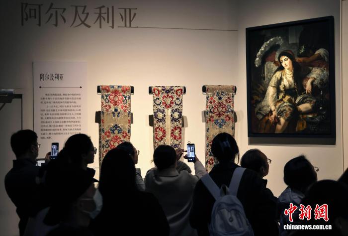 “金线——从北非到东亚的黄金服饰风尚”特展亮相成都博物馆 “金线——从北非到东亚的黄金服饰风尚”特展亮相成都博物馆