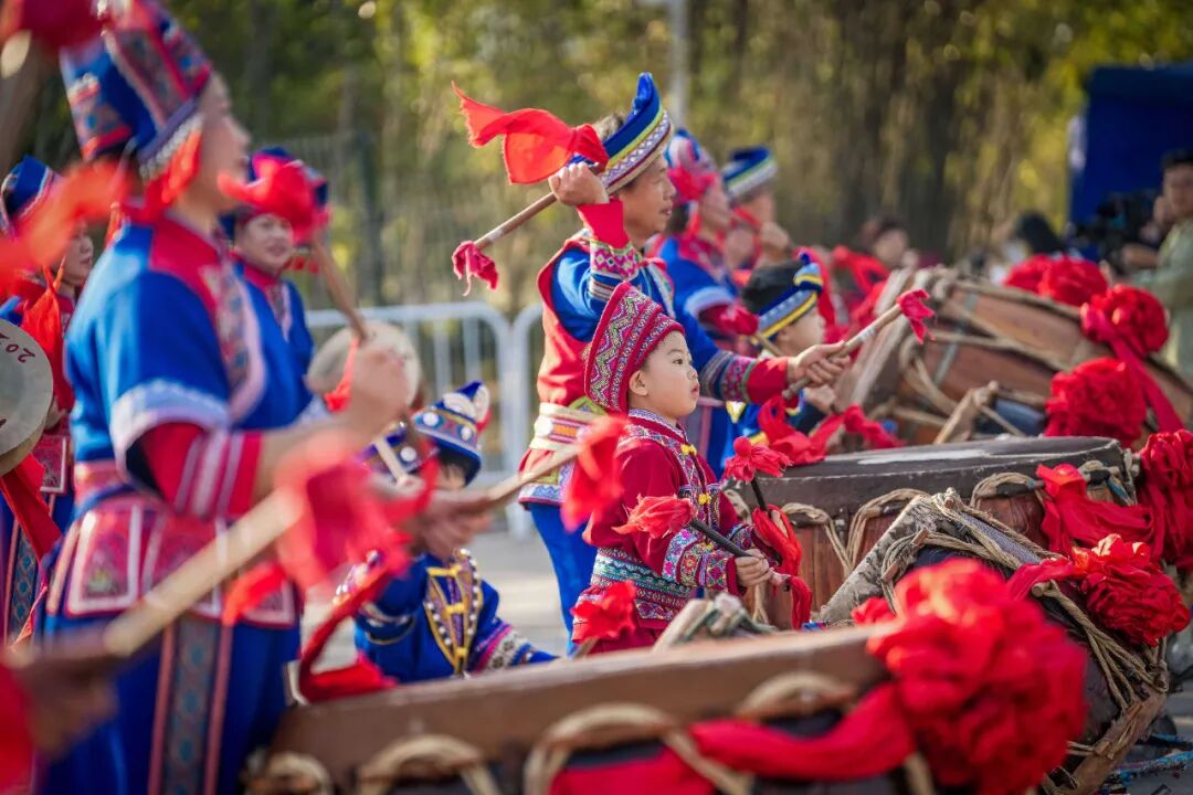 2025南宁马拉松赛|文明与热情共舞 奔跑与温情同行