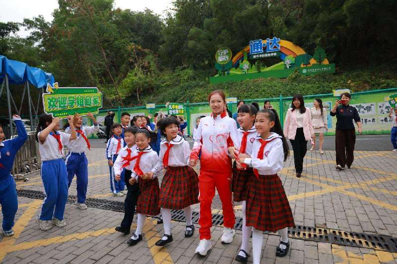 深看校园 | 奥运选手体操名将回福田母校分享励志故事