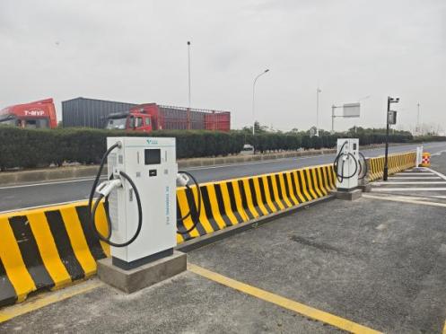 苏州首处普通国省道双向服务设施开通运营