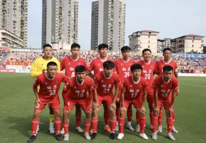 当教师站上渝超赛场，教育内涵与边界正被重新定义