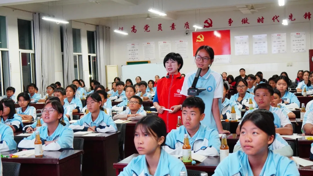 诗歌浸润成长路 思政照亮少年心！玉溪市元江县探索“诗歌里的思政课”教育新实践