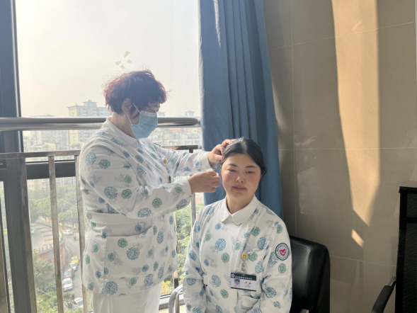 重庆市精卫中心创新开展“角色互换体验”活动 改善老年患者就医体验