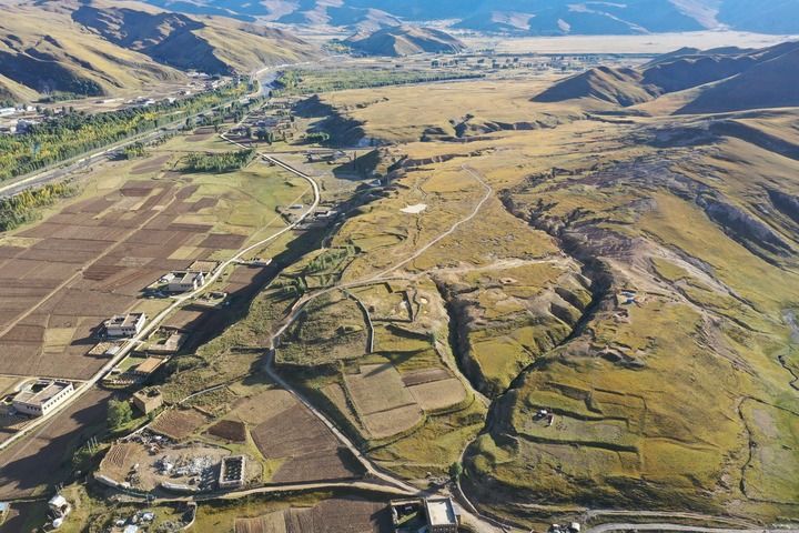 文明探源｜在青藏高原聆听22万年前的石头留言——走近四川稻城县皮洛遗址