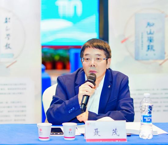 新时代文化自信的践行者与传播者——记全国宝钢优秀教师奖获得者聂茂