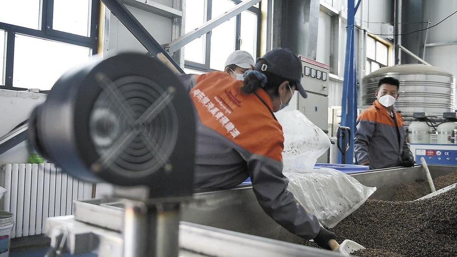 三代传酿:藏在陶罐里的非遗酒香