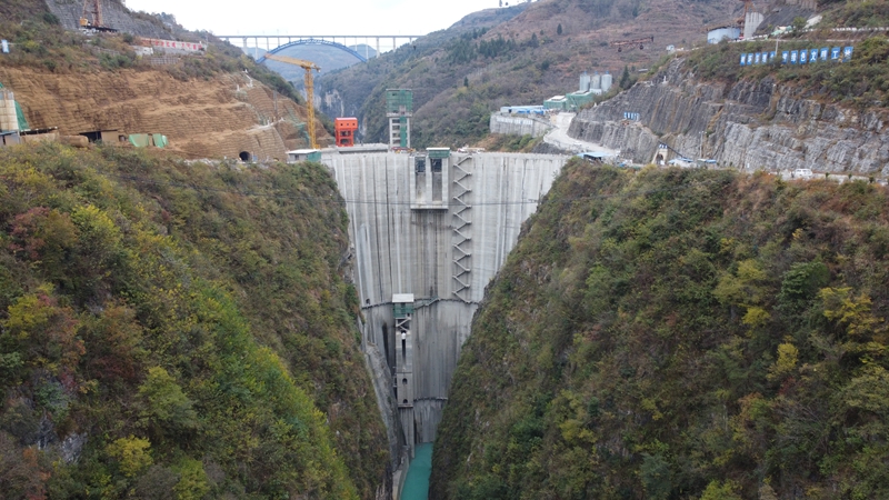 凹水河水库。