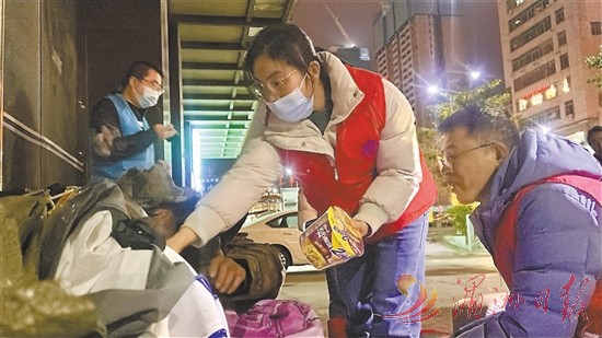 莆田市救助站对重点区域开展夜间巡查 莆田市救助站对重点区域开展夜间巡查