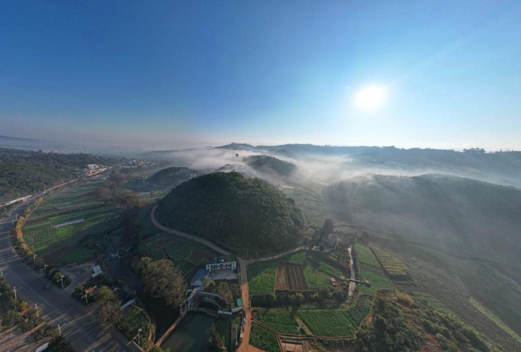 特写:云贵准静止锋下,那群追“锋”的人